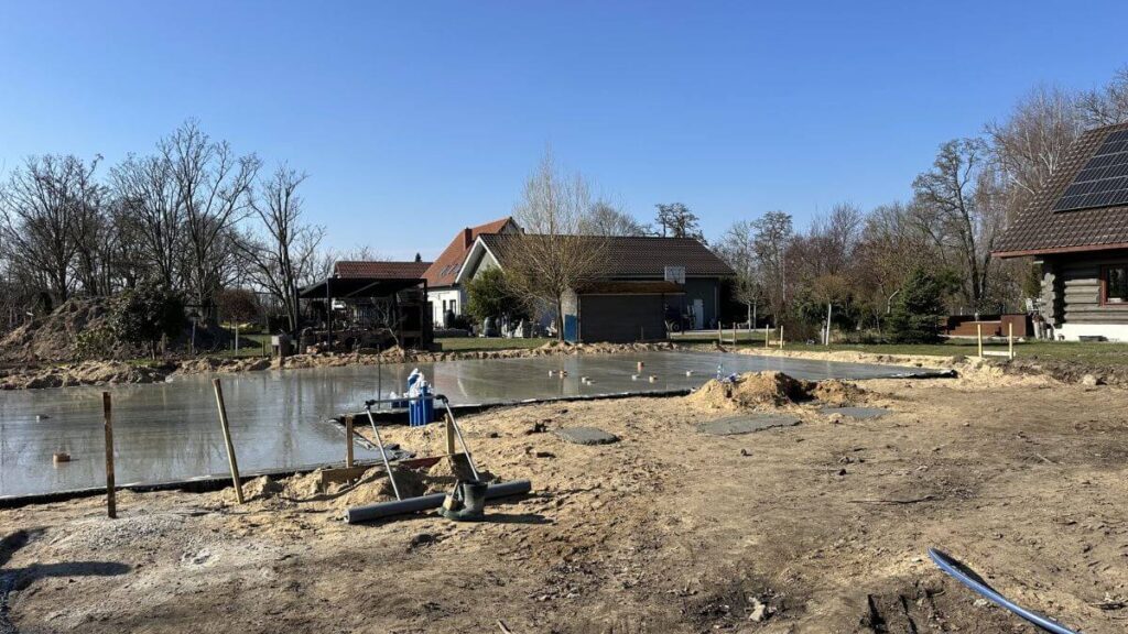 Zbrojenie oraz przygotowanie płyty fundamentowej na działce budowlanej